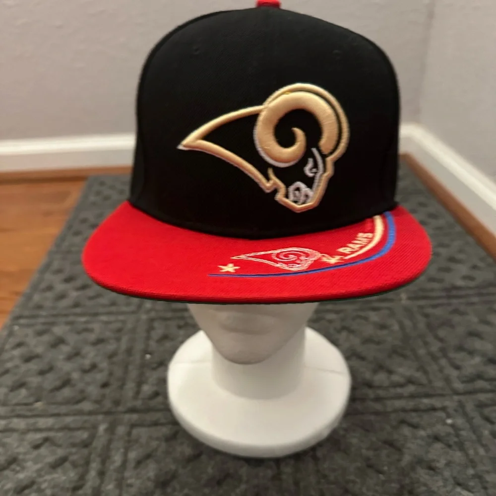 LA Rams fitted SnapBack - Picture 2 of 3